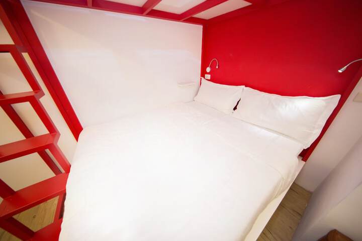 Room 30 of 170