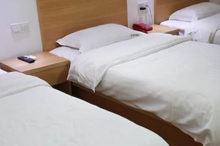 Room 12 of 24