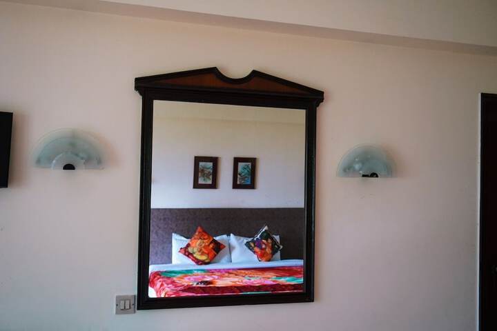 Room 10 of 36
