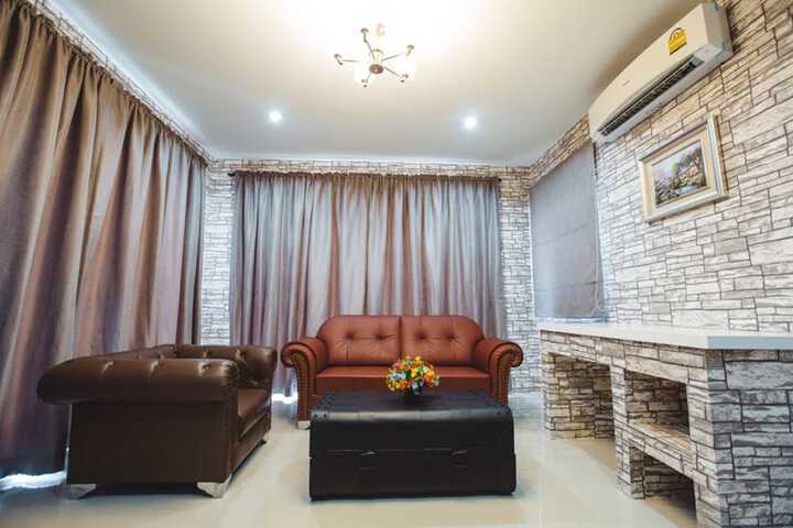 Room 9 of 19