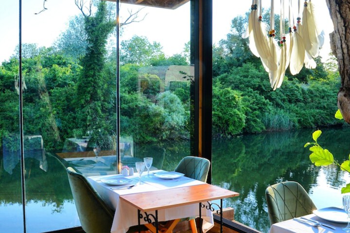 Dining 113 of 156