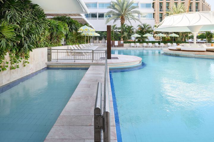 Pool Hotel