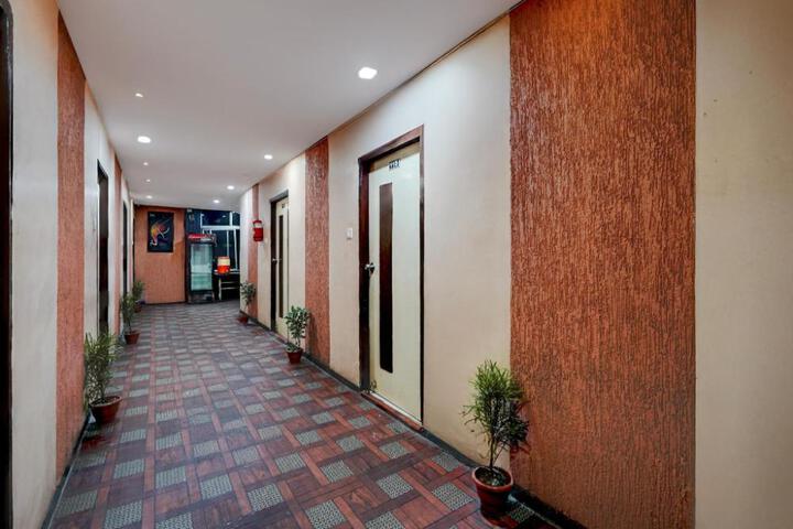 Super Collection O Lokmanya Nagar Metro Station Formerly Hotel Siddhivinayak