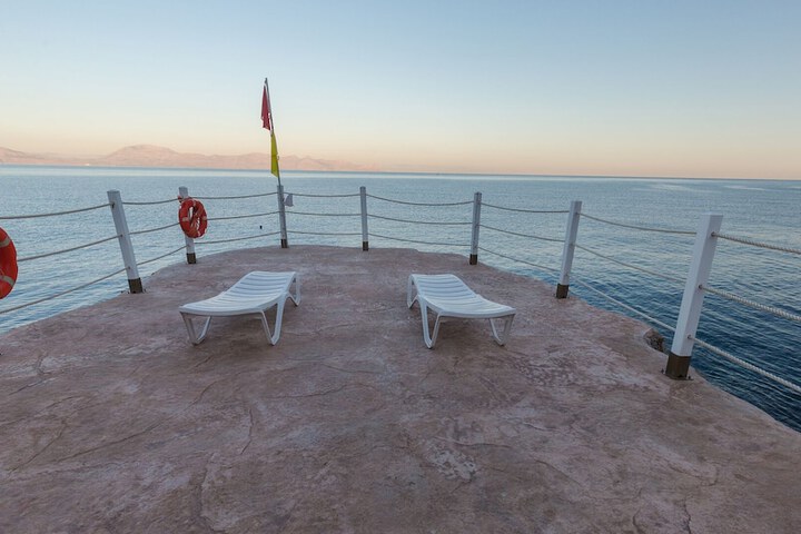 Sundeck 70 of 85