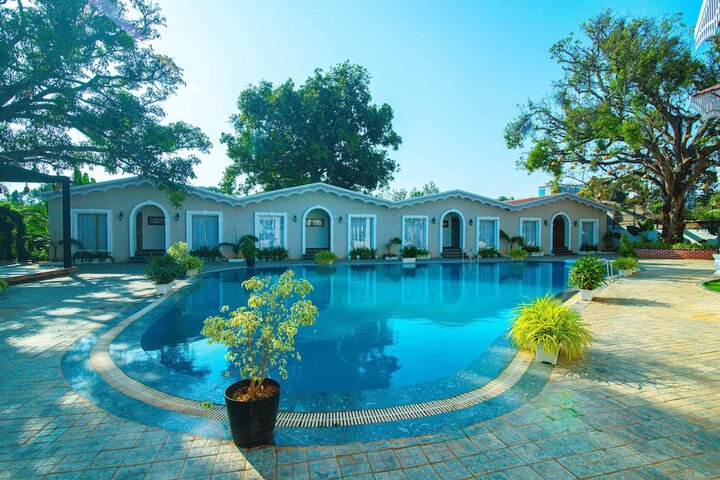 Pool 49 of 70