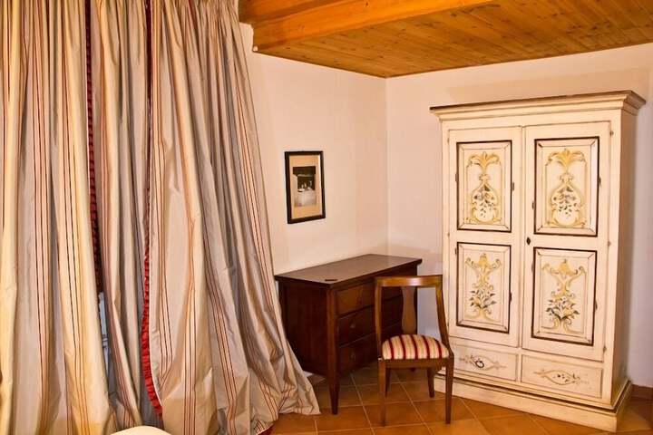 Room 15 of 42