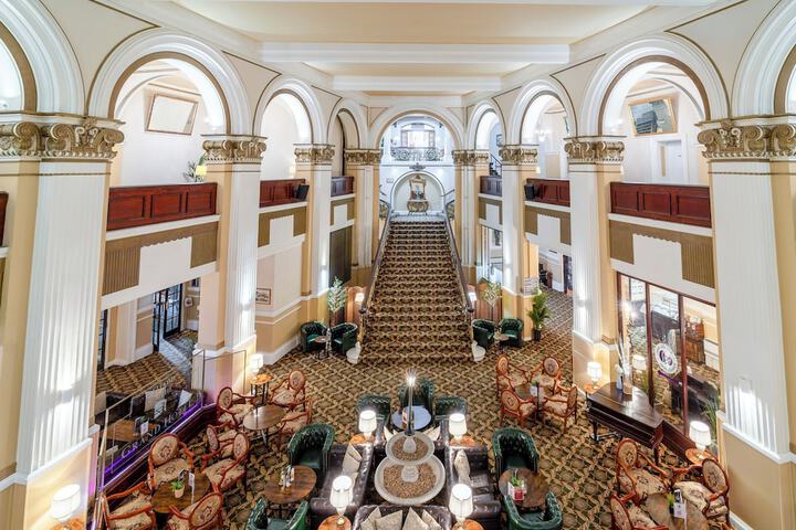 Entrance & Lobby