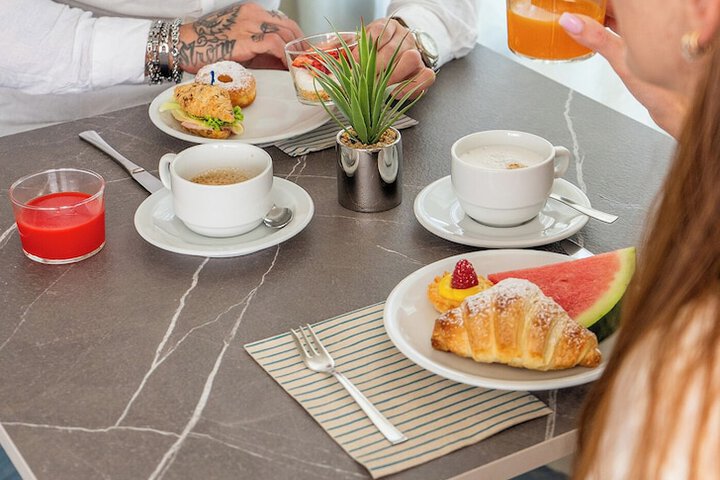 Breakfast/Coffee Service 68 of 72