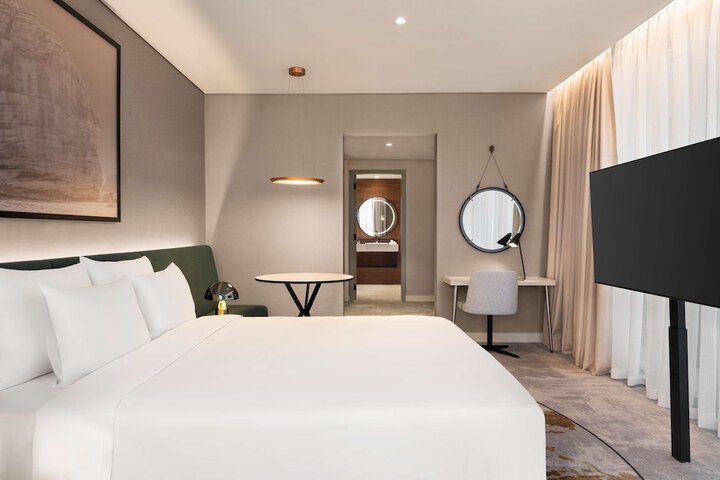 Room 45 of 260
