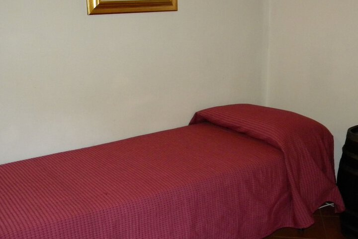 Room 4 of 48
