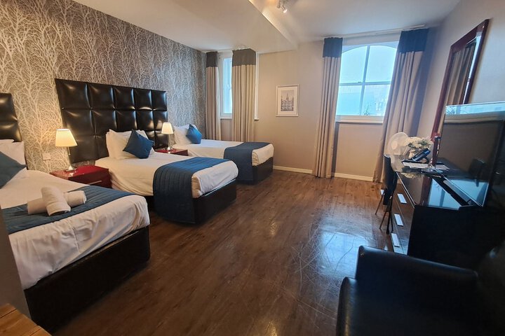 Room 49 of 182