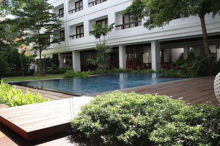 Hotel Pool
