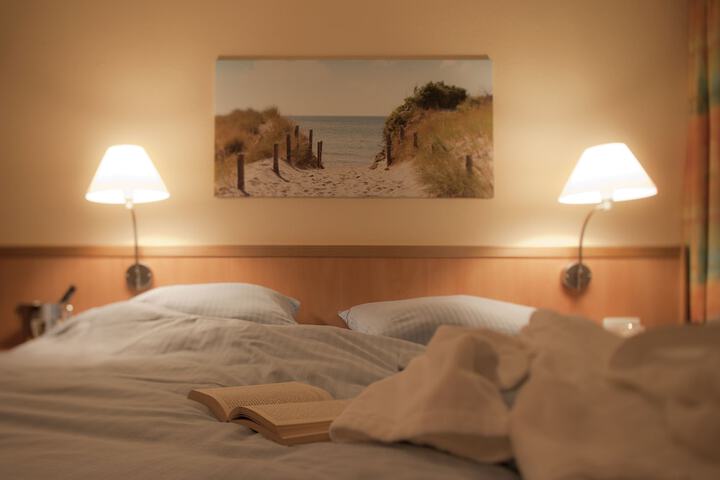 Room 3 of 156
