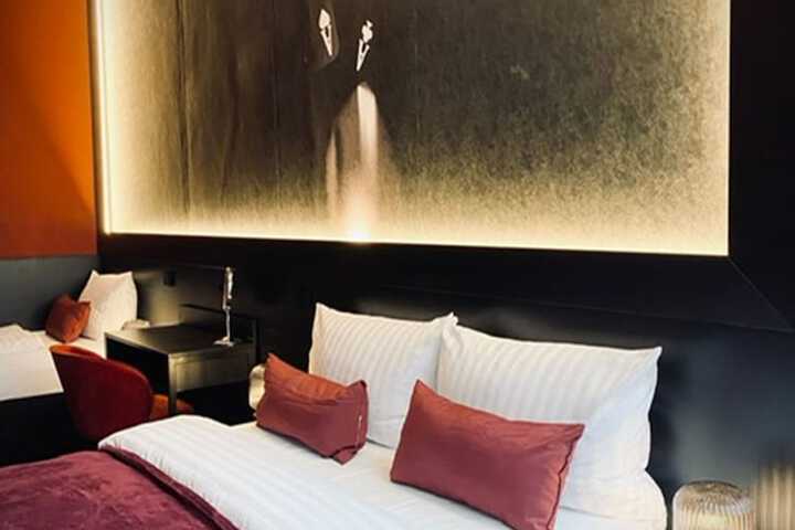 Room 28 of 100