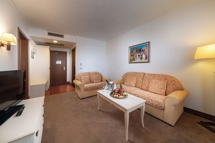 Room 29 of 173