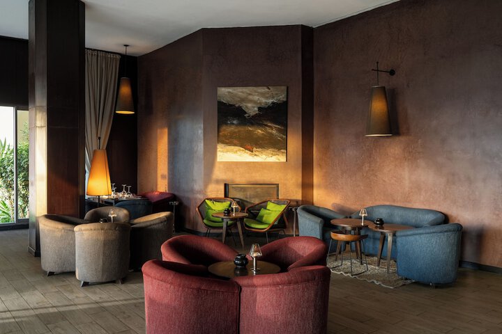 Lounge 95 of 111