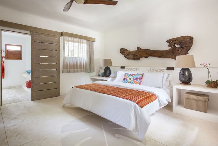 Room 3 of 94