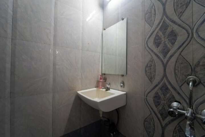 Room 48 of 61