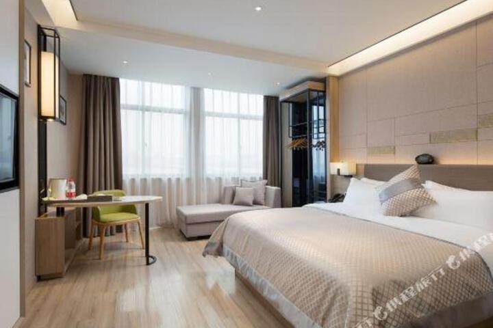 Maureen Hotel