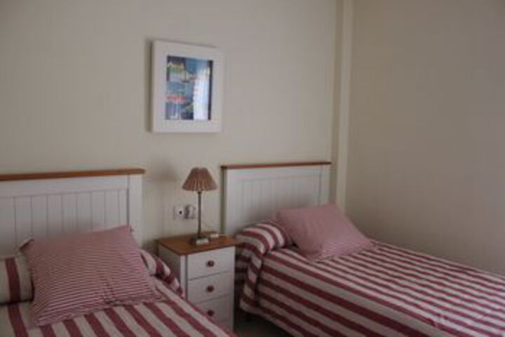 Room 6 of 16