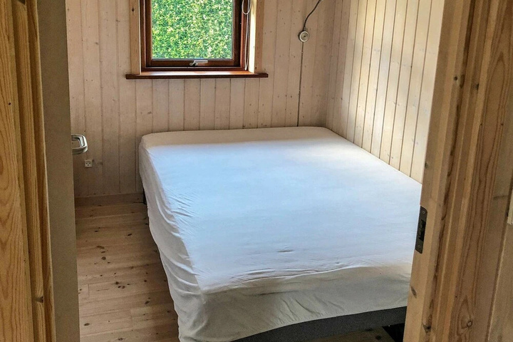 Room 4 of 14