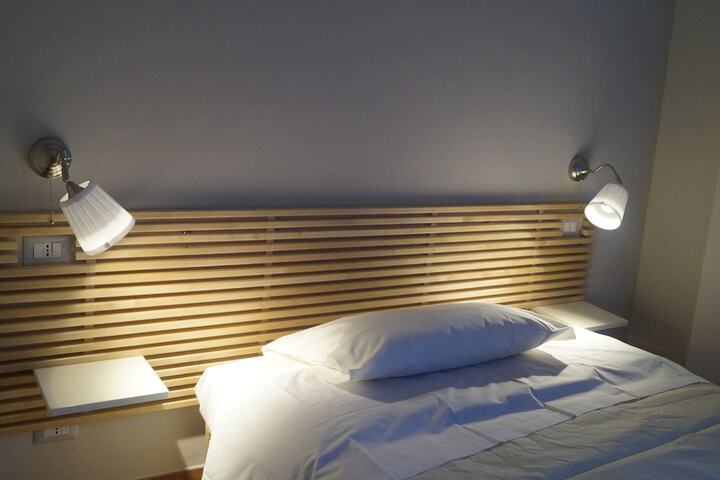 Room 6 of 32