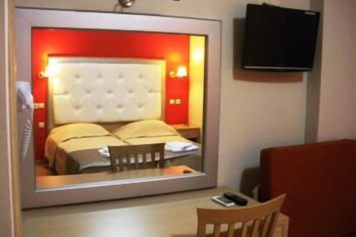 Room 16 of 26