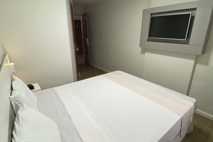 Room 9 of 23