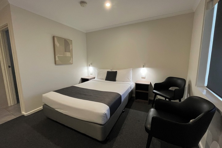 Room 11 of 24