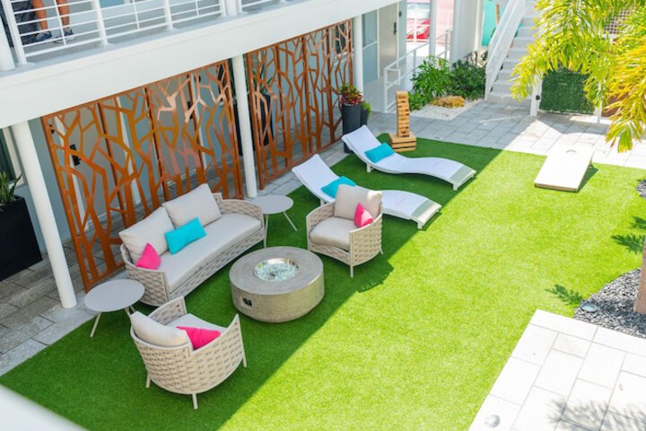 Hotel Exterior 161 of 227