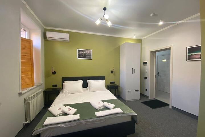 Room 14 of 25