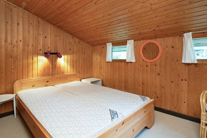 Room 4 of 15