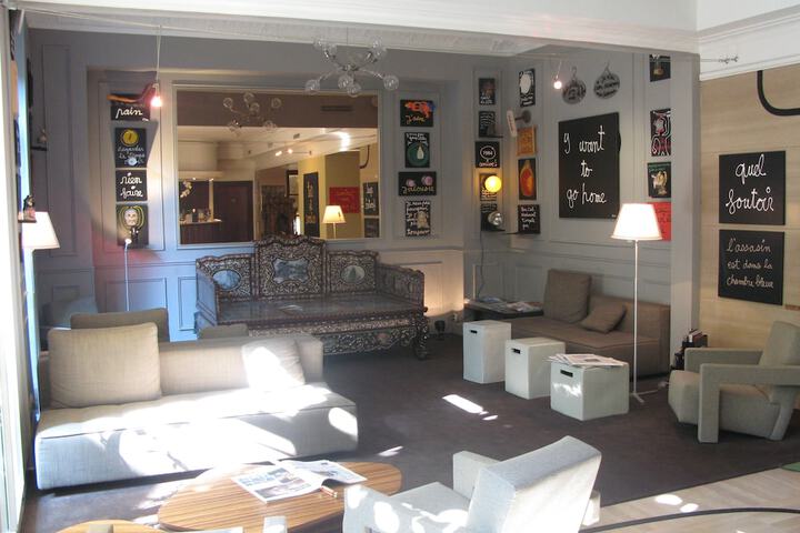 Entrance & Lobby