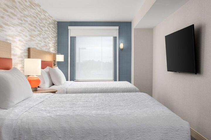 Studio 2 Queen Beds (5 of 5)