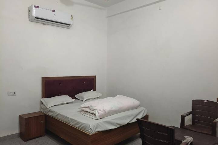 Room 2 of 12