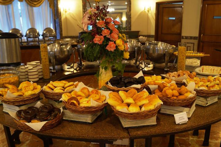 Breakfast/Coffee Service 66 of 112