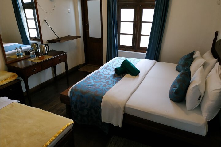 Room 10 of 31