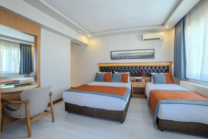 Room 2 of 66