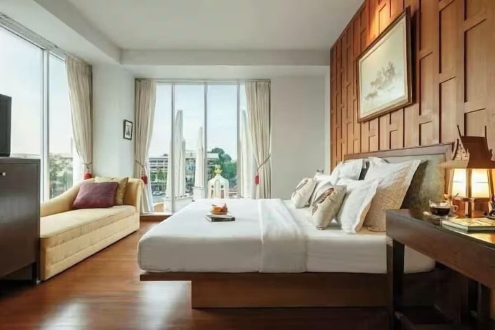 Room 18 of 29