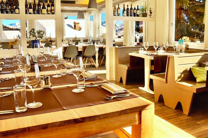Dining 52 of 67