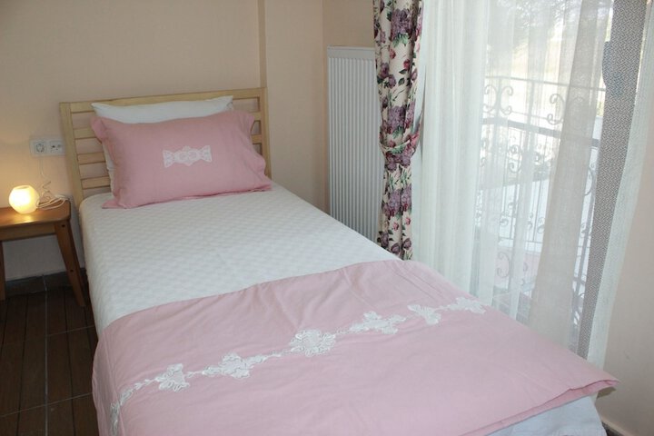 Room 4 of 101