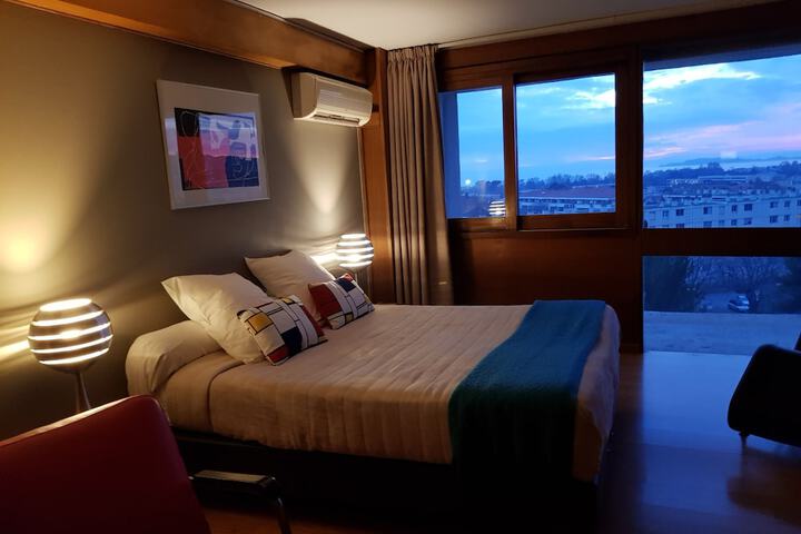 Room 10 of 98