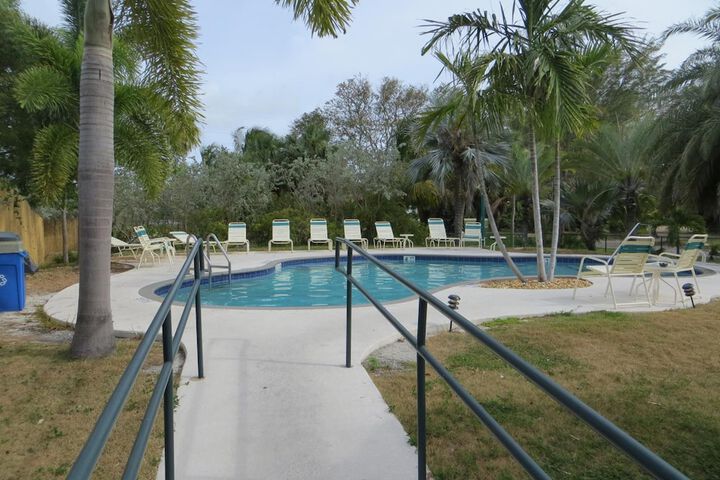 Pool 23 of 40