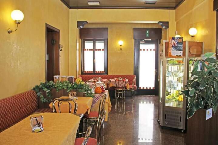 Dining Photos