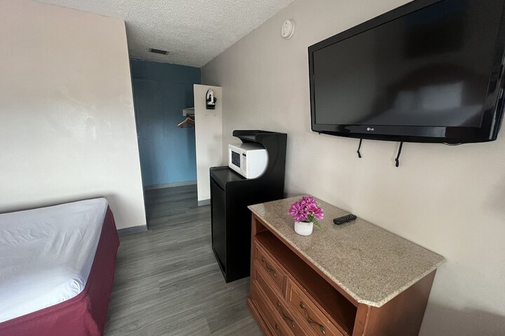 2 Double Beds (3 of 5)