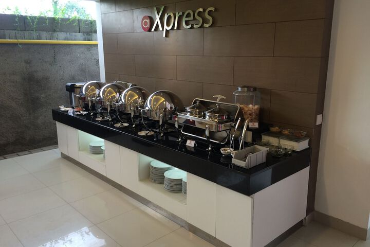 Breakfast/Coffee Service 11 of 18