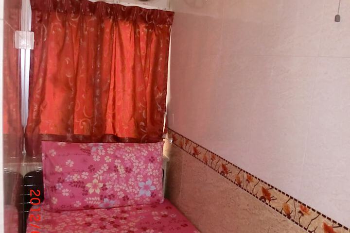 Room 35 of 48