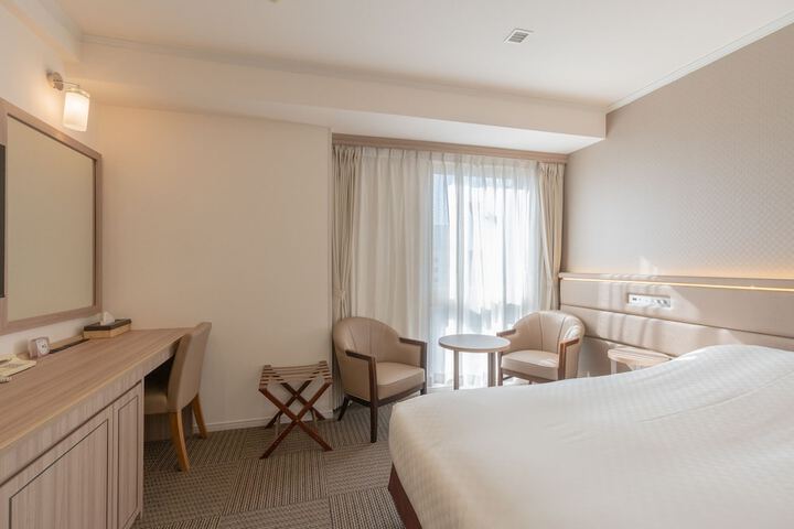 Room 16 of 44