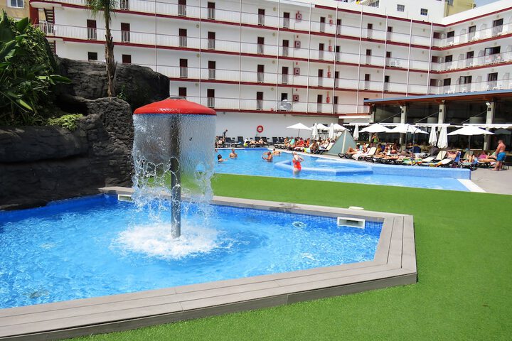 Hotel Pool