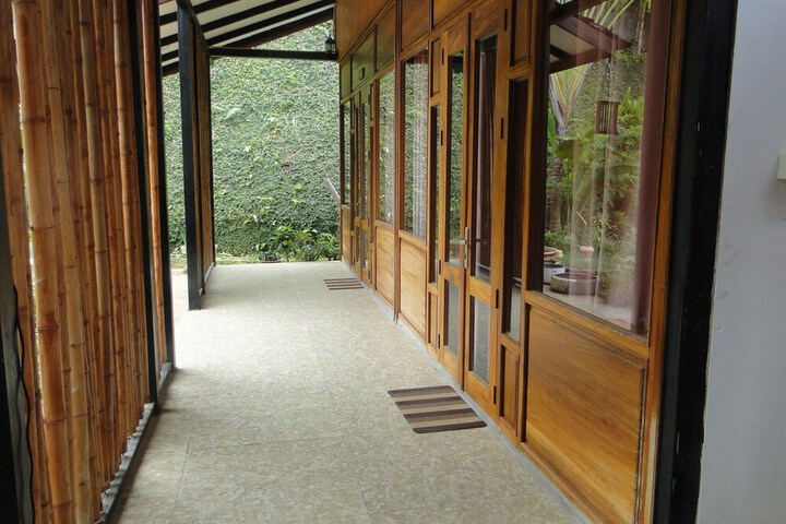 Room 12 of 48